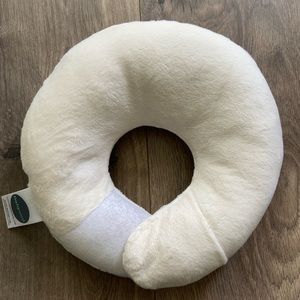 BabyMoon Pillow. BabyMoon Pod - for flat head syndrome and neck support.